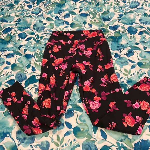 PINK Victoria's Secret Other - Victoria’s Secret PINK Sport leggings size Small 🌸Floral Print
